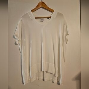 White Cabi Top
